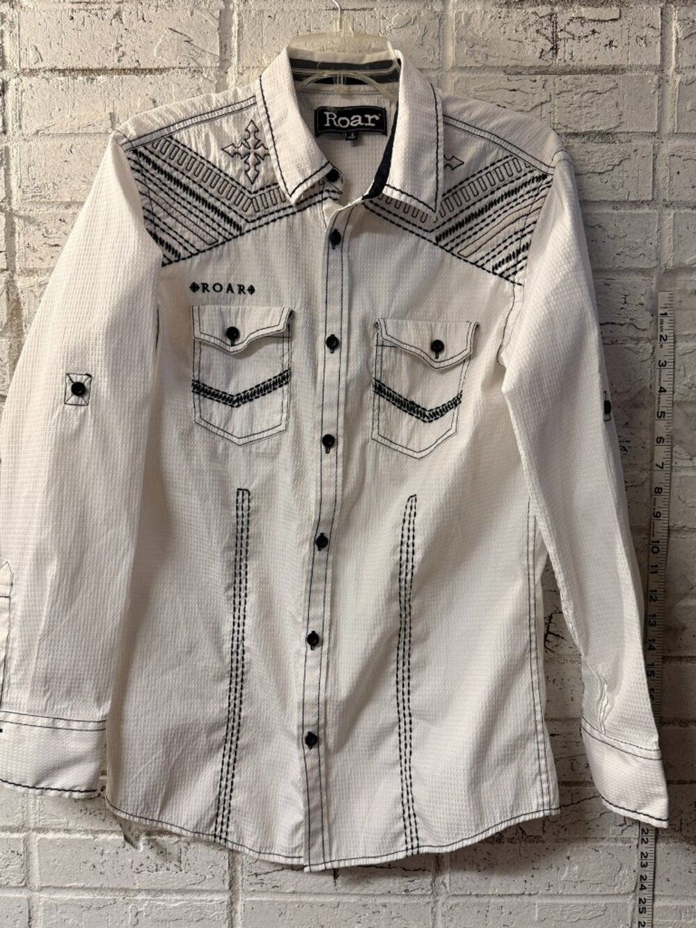 Roar White Western Shirt Small Embroidered Cross Snap Button Rock Revival Style